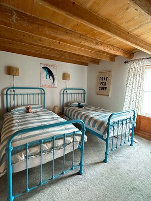 Cottage | 3 bedrooms, iron/ironing board, free WiFi, bed sheets - Beautiful 3-bed Cottage With Stunning sea Views (Saltburn-by-the-Sea)