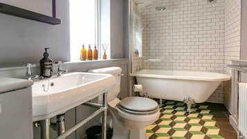 Ensemble douche/baignoire, baignoire relaxante profonde, sĂšche-cheveux
