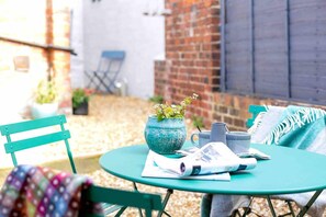 تناول الطعام بالخارج