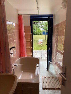 Dusche, Haartrockner, Bidet, Handtücher