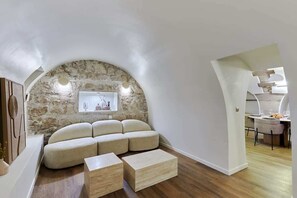 Imagen sin descripción, 3 de 28, botón