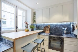 Fridge, microwave, oven, stovetop