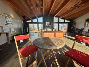 Interior - Green Coast Lodge (Tlell)