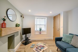 TV - 3 Bed in Appledore (oc-m28041) (Appledore)