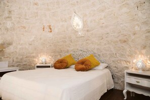 2 عدّة غرف نوم وخدمة الإنترنت