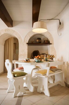 تناول الطعام