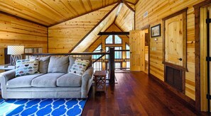 Smart TV, fireplace, foosball, books - Private Pond | Cornhole | Foosball | Hot Tub (Broken Bow)