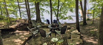 Beautiful waterfront Cottage with Private Dock located on Bob's Lake.