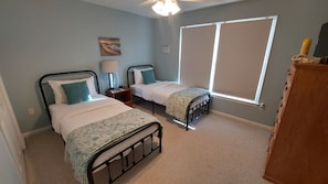 3 bedrooms, desk, iron/ironing board, WiFi - Serenity at Smith Mountain Lake (Hardy)