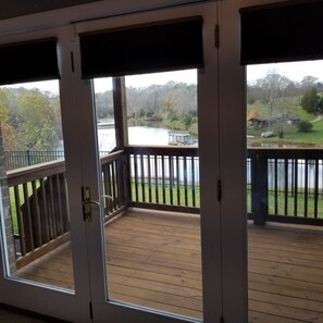 Interior - Serenity at Smith Mountain Lake (Hardy)