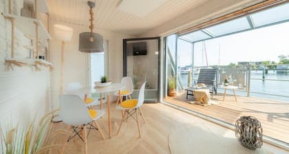 Hausboot Rán für 5 Pers. mit großzügiger Dachterrasse in Schleswig