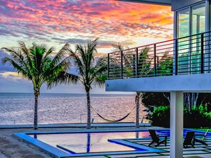 Pool - Oceanfront Luxury Mansion, Dock, Pool&Spa, Kayaks (Marathon)