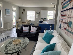 TV connectée, lecteur de DVD, livres