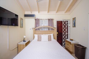 2 bedrooms, Egyptian cotton sheets, premium bedding, down duvets - 123 Drax Hall Country Club Villa (St. Ann's Bay)
