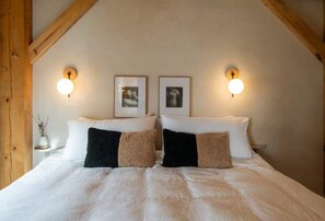 4 soveværelser, skrivebord, strygejern/strygebræt, weekendseng