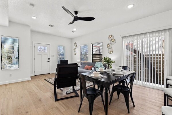 Dining - Brand New! Relax at 3BR/2BA Apt. Near City Center (San Antonio)