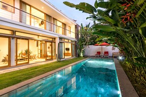 Villa - 4 soveværelser - ryger - privat pool | Pool | Indendørs pool