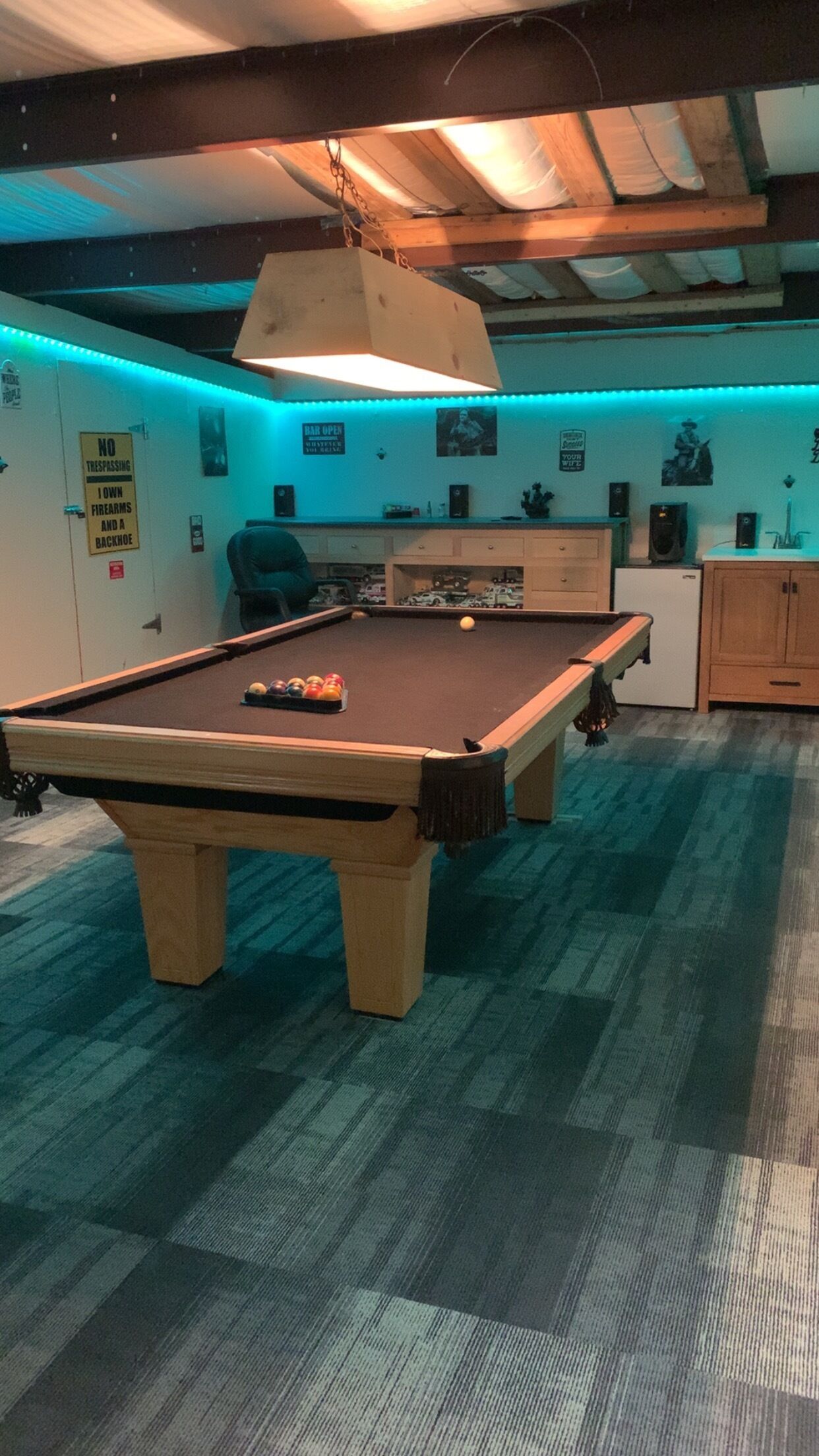 Hidden Haven with POOL TABLE & laundry