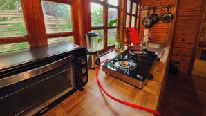 Superior Apartment | Private kitchen | Fridge - Hotel Mandacaru Puerto Viejo (Cahuita)