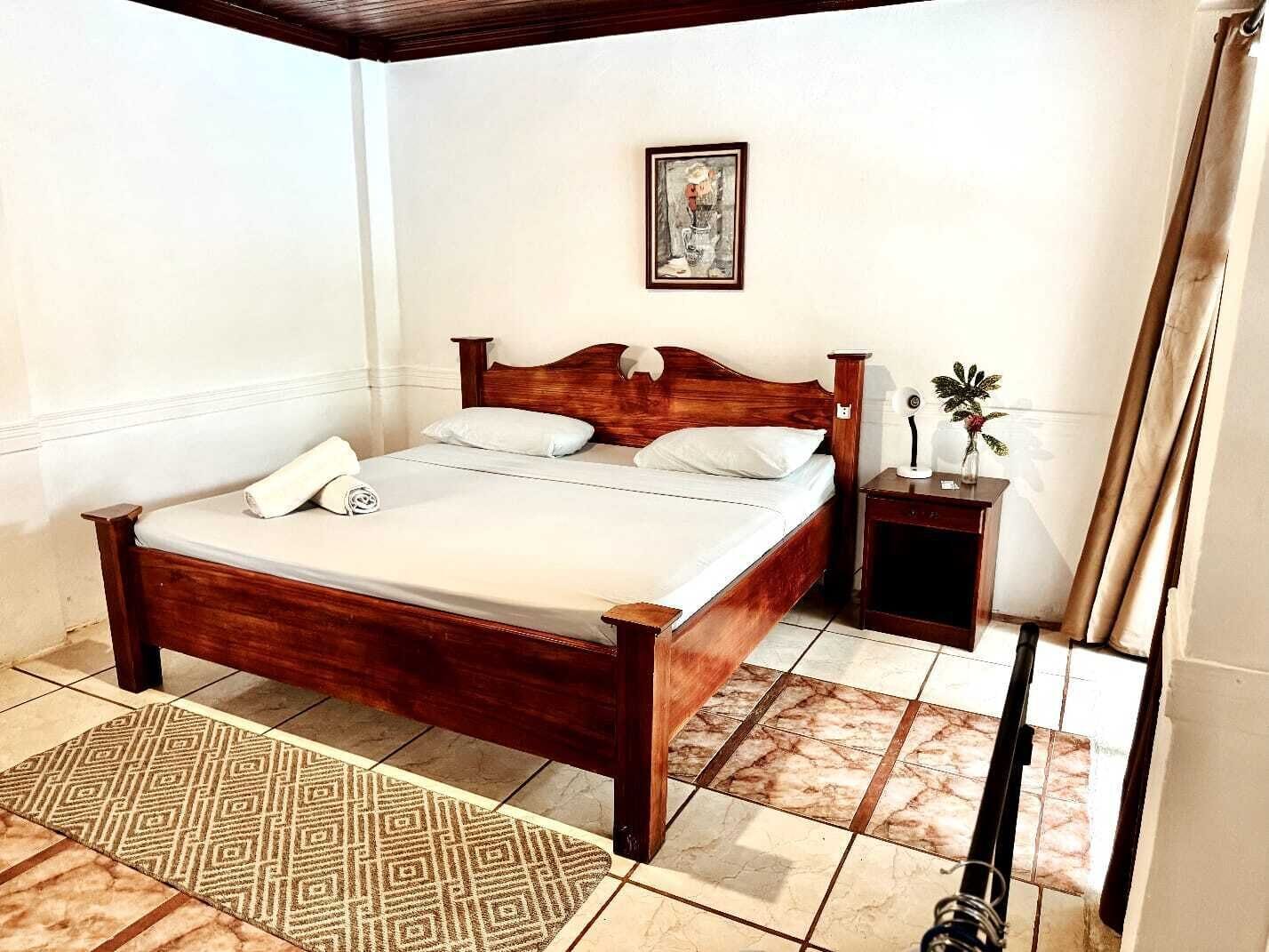 Camera Comfort, vista piscina | Wi-Fi gratuito, lenzuola