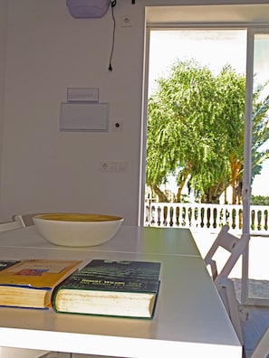 Family Apartment, Garden View | Living area - SUEÑA LA BREÑA (Barbate)