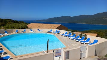 Piscine extérieure, piscine chauffée