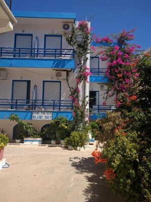 Exterior - Blue Sky (Kantanos-Selino)