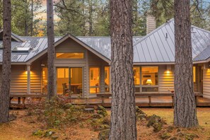 Exterior - Single level Black Butte Ranch home - backs up to Deschutes National Forest (Sisters)