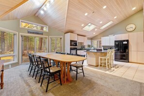 Dining - Single level Black Butte Ranch home - backs up to Deschutes National Forest (Sisters)