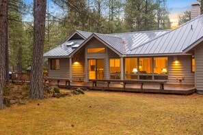 Exterior - Single level Black Butte Ranch home - backs up to Deschutes National Forest (Sisters)