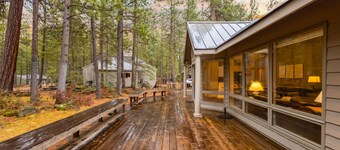 Single level Black Butte Ranch home - backs up to Deschutes National Forest
