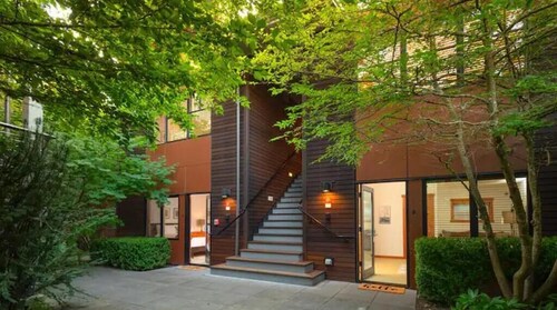 Tranquil Studio in Winslow-Studio Birch