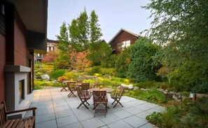 Outdoor dining - Tranquil Studio in Winslow-Studio Birch (Bainbridge Island)