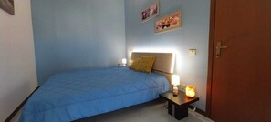 2 Schlafzimmer, Bügeleisen/Bügelbrett, Bettwäsche