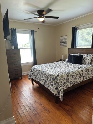 2 chambres, fer et planche à repasser, lit parapluie, Wi-Fi gratuit