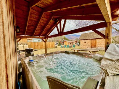 Stylish Mountain Retreat: Hot Tub, Fire Pit, Whiteface Views!