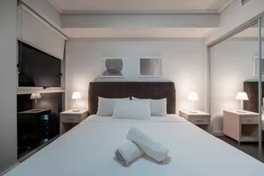 Iron/ironing board, WiFi, bed sheets