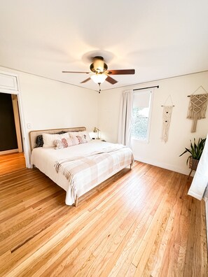 2 bedrooms, WiFi, bed sheets - Beautiful cottage style home! 4 miles from the Augusta National! (Augusta)