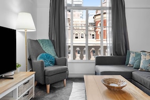 TV - Stylish 1BR Apt with City Views (Brisbane City)