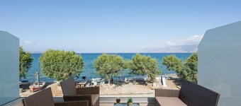 Alexia Seaview Apartments 