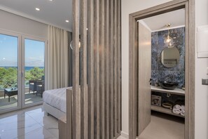 Premium bedding, memory foam beds, desk, soundproofing