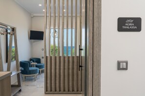 Premium bedding, memory foam beds, desk, soundproofing