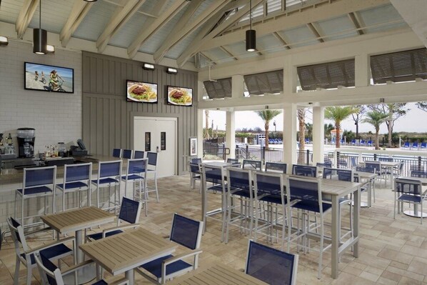Outdoor dining - Hilton Head Island | Oceanfront Family Stay | Pool + Beach | 2BR (Hilton Head Island)