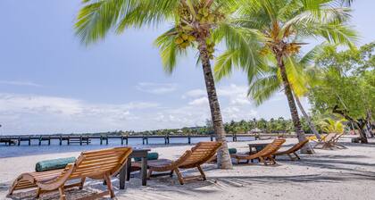 Beach Walkout Condo 112 3BR/2BA Sleeps 6