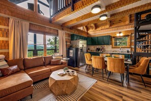 Smart-TV, Kamin, Tischfußball, Bücher