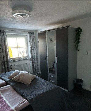 1 bedroom, free WiFi, bed sheets - Gemütliche Naturnahe Ferienwohnung in Oberbayern (Denklingen)