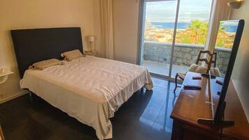 1 bedroom, iron/ironing board, travel crib, WiFi