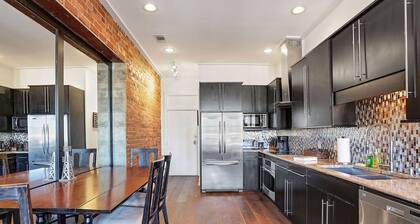 Corner View Broughton Penthouse with FREE Reserved Parking