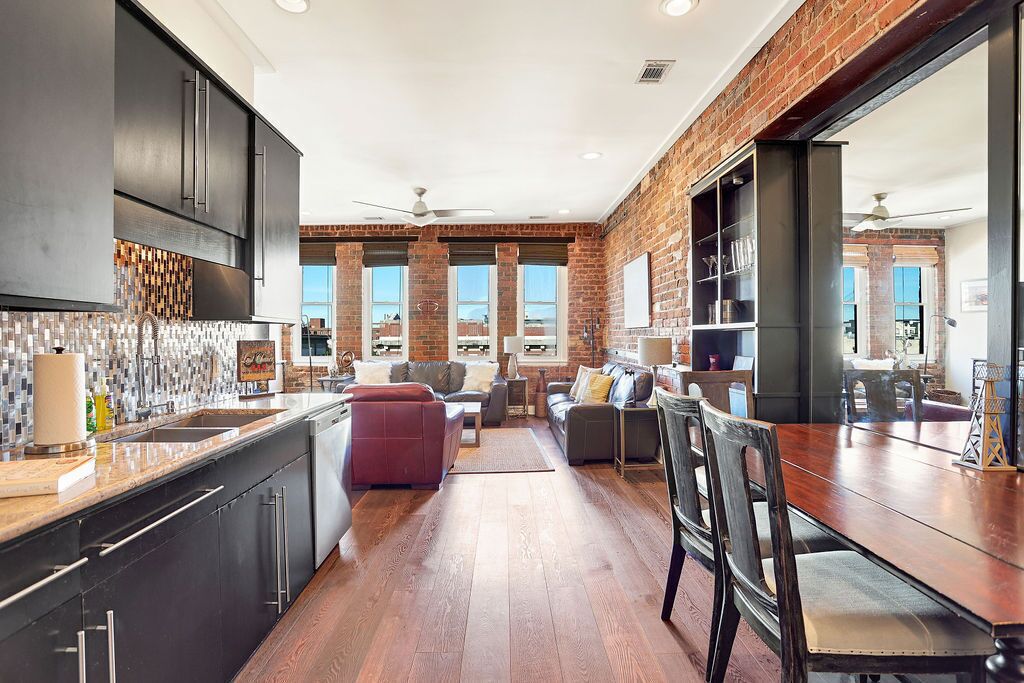 Smart TV, fireplace, DVD player, books