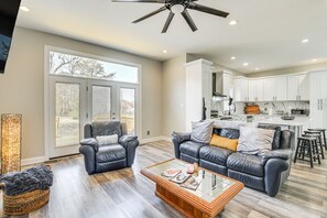 TV, fireplace, DVD player, books - Spacious Hampton Vacation Home Near Beaches! (Hampton)